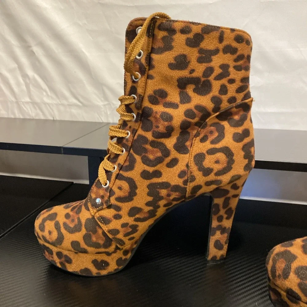 Women's Cheetah‎ Print Boots Size 10 (42)